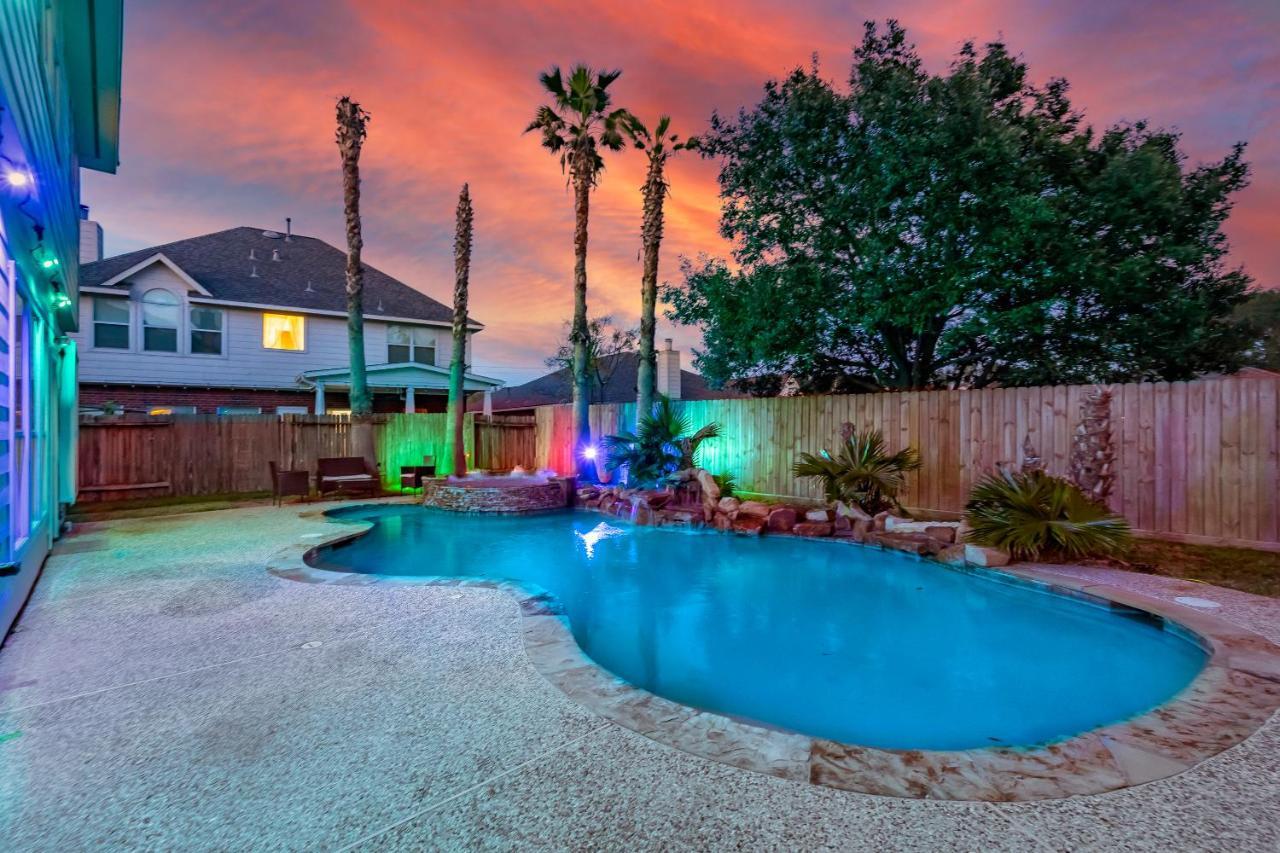 Perfect Getaway With Pool, Spa, And Private Gym Spring Exterior photo