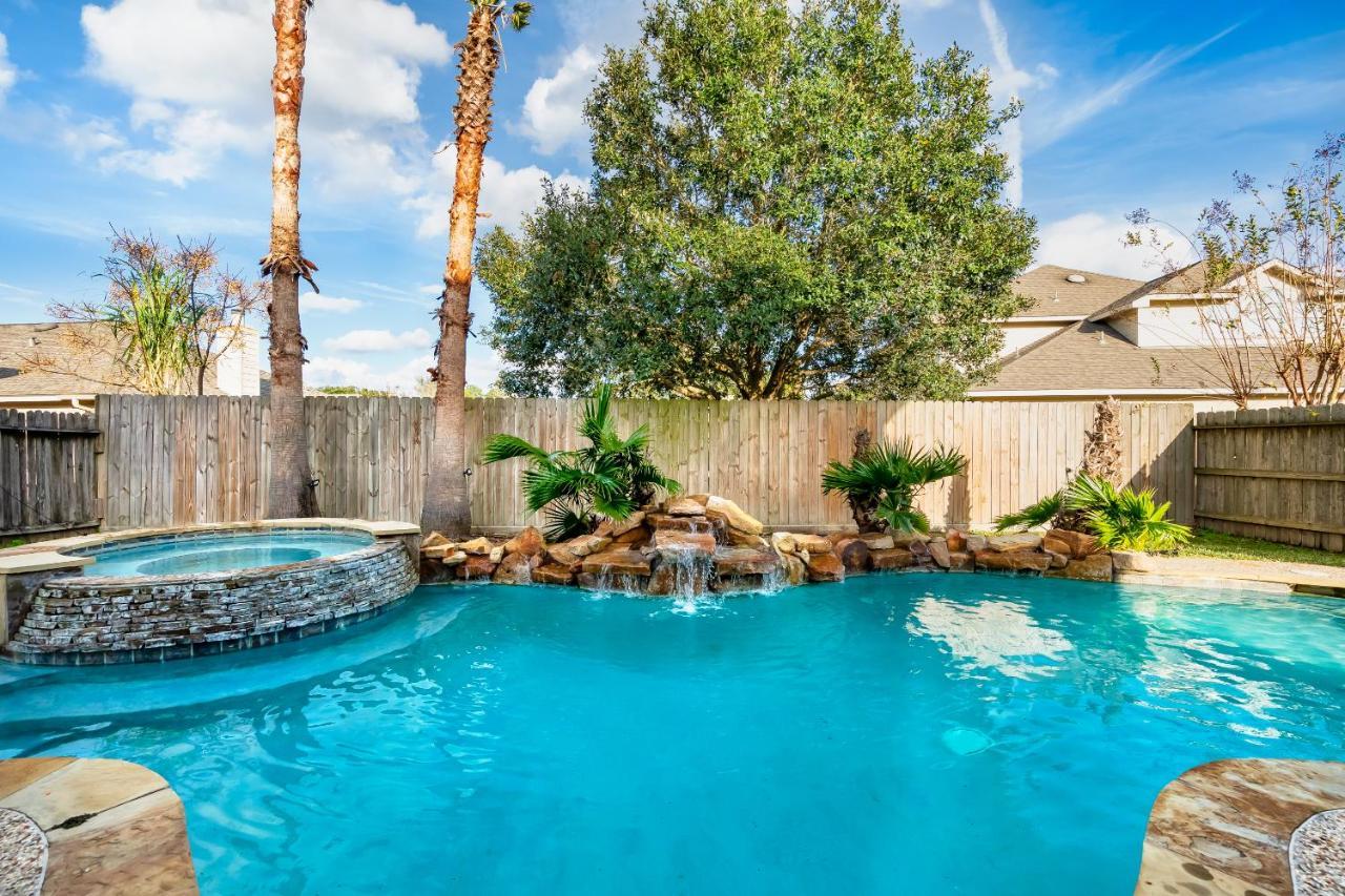 Perfect Getaway With Pool, Spa, And Private Gym Spring Exterior photo